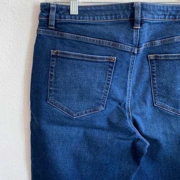 Jean Bermuda Raw Edge Bottom Shorts - Picture 6 of 8